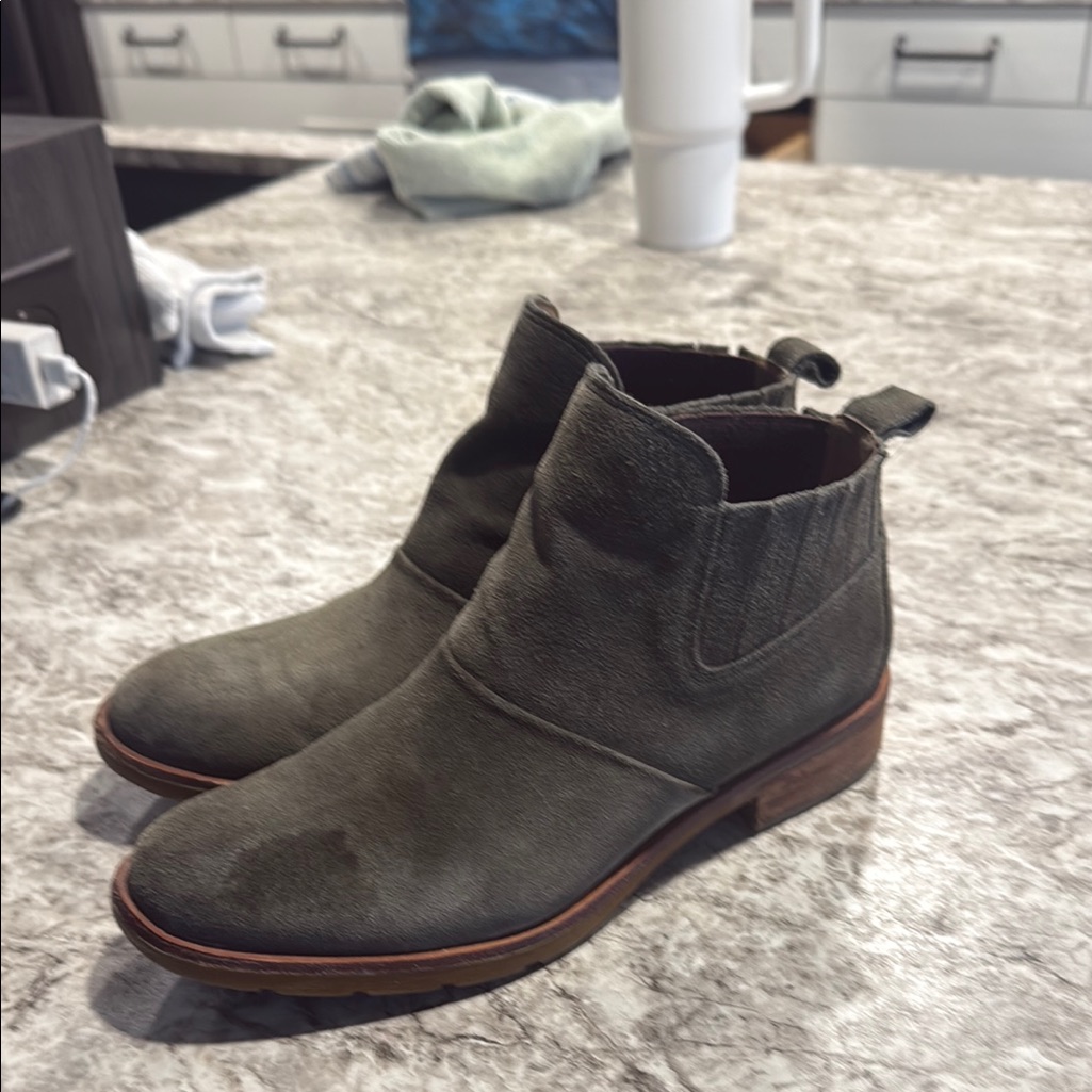 Sofft Olive Leather Ankle Boots